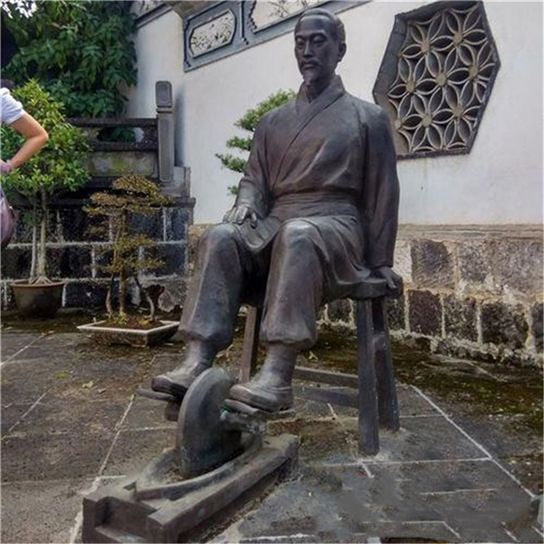 廣場中醫(yī)文化雕塑