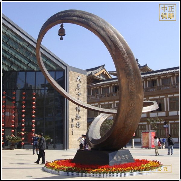 城市廣場(chǎng)雕塑生產(chǎn)廠家.jpg